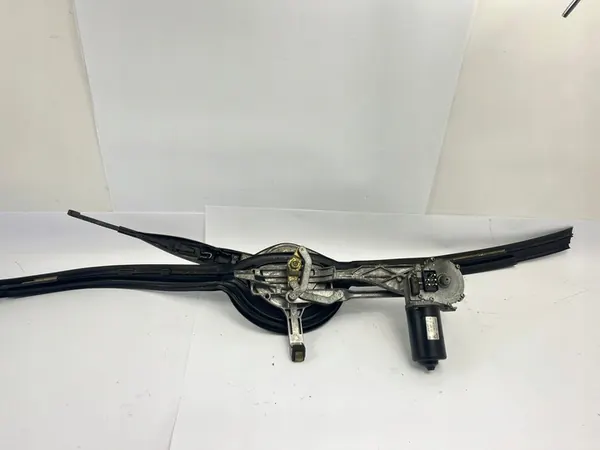 Etupyyhkijän mekanismi Mercedes W124 E-luokka 1993- image 9