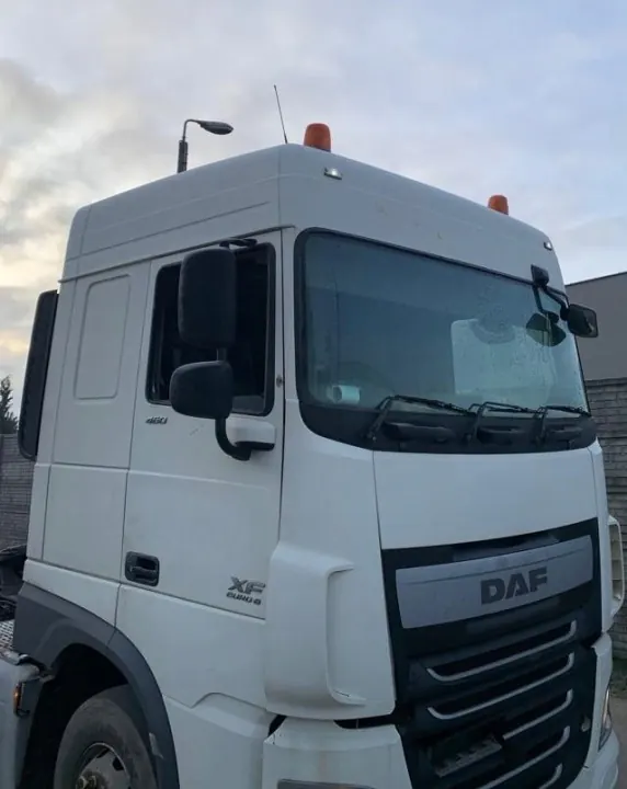 Châssis de cabine sans portes DAF OE XF 106 Space Cab image 8