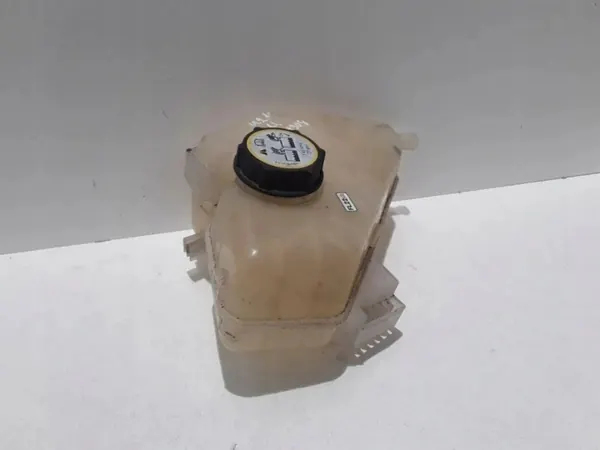 Mazda OE 8V218K218 Ausgleichsbehälter gebraucht image 2