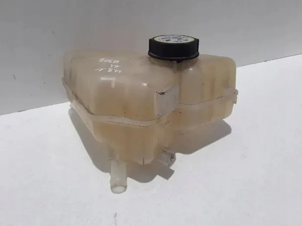 Mazda OE 8V218K218 Ausgleichsbehälter gebraucht image 3