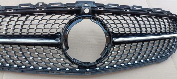Grelha Mercedes W205 AMG OEM A2058800607 - Usado image 5