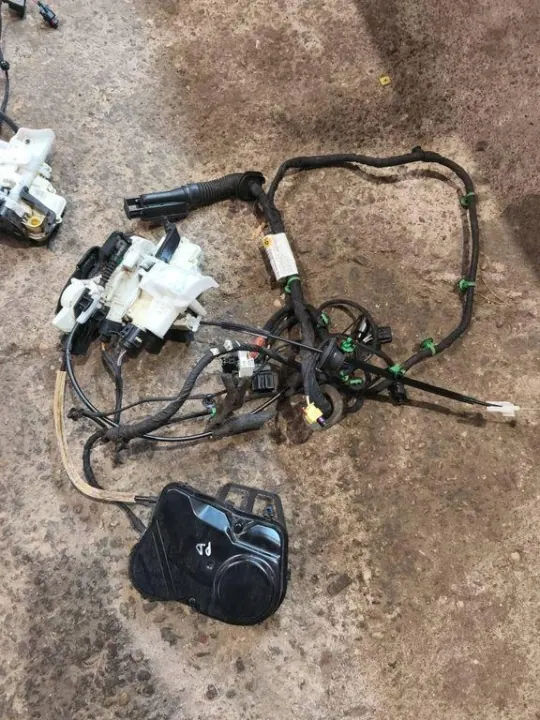 Fecho porta dianteira esquerda Porsche Panamera OEM 971837101 image 6