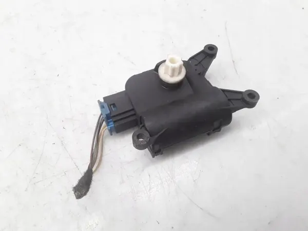 Motor de compuerta Audi A3 (8P1) OEM 1K0907511 - Usado image 3