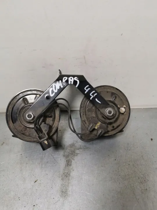 Bocina Jeep Compass OEM FBZ14221 - Estado usado image 3