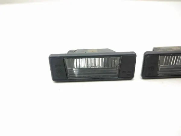 Luz de matrícula Nissan Navara D23 2021 OEM 26510JD00A image 3