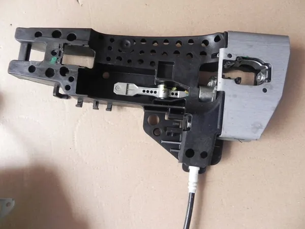 AUDI A5 8T Vänster Framdörrslås image 2