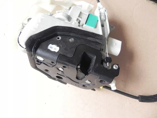 AUDI A5 8T Vänster Framdörrslås image 3