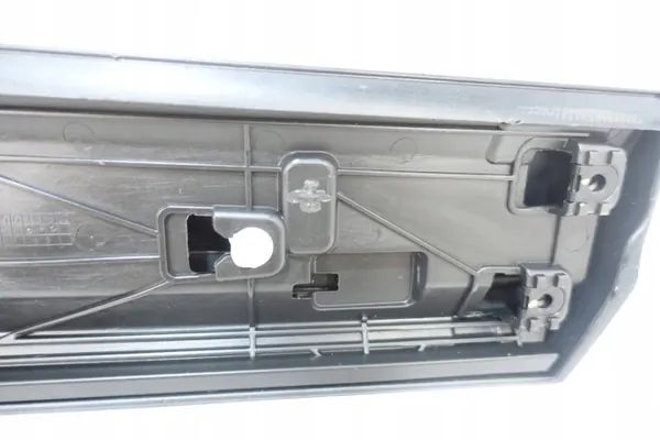 Skoda Superb III Linke Hintertürleiste OEM 3V0853595A image 6
