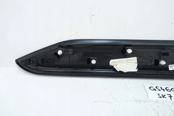 Skoda Superb III Linke Hintertürleiste OEM 3V0853595A image 7