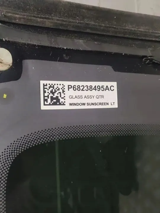 OEM P68238495AC Linker achterruit Chrysler Pacifica image 5