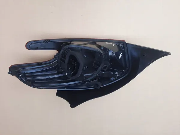 Lámpara Trasera Izquierda Peugeot 208 I 1 Lift Original image 4