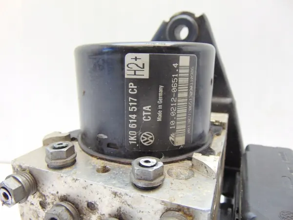 Pompe ABS OEM 1K0614517CP pour Audi A3 8P image 3