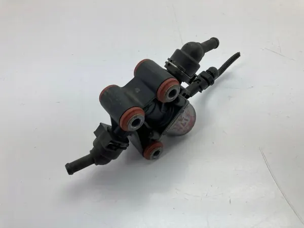 AdBlue-lämmittimen venttiili OEM 4460913010N Iveco image 3
