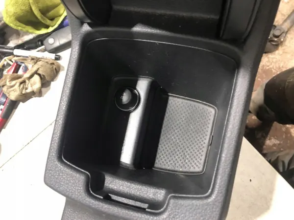 Konsolin käsinoja OEM 5G0864298 VW Golf VII:lle image 4