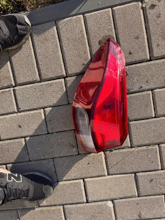 OEM 92402-G4 Oikea Takavalo Hyundai i30 III:lle image 2