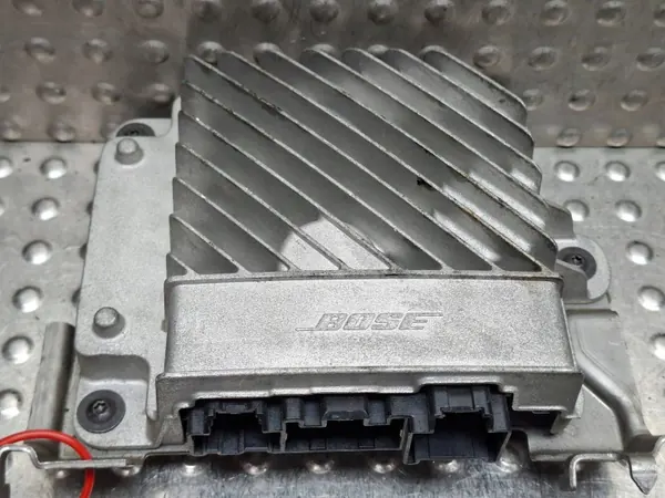 Renault Audio-Verstärker OEM S26282043 - Gebraucht image 3