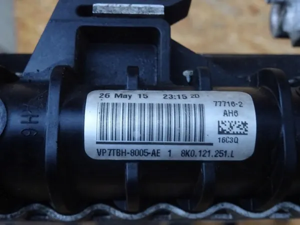 Sistema de refrigeración AUDI A4 B8 8K 2.0 TDI Intercooler image 7