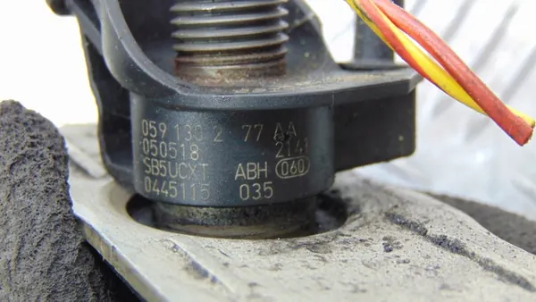 Iniettore Audi A4 B7 A6 C6 A8 D3 3.0 TDI image 4