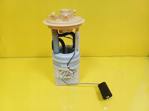 Bomba de combustible Mitsubishi Colt VI 1.1B MN135000 image 4