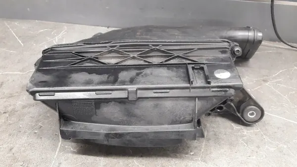 Ilmansuodattimen kotelo Mercedes A-luokka W212 2.0 CDI A6420941904 image 4