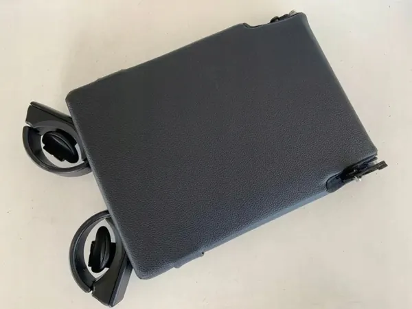 Mercedes GLA X156 Opklapbare Achterarmsteun OEM A2469700430 image 3