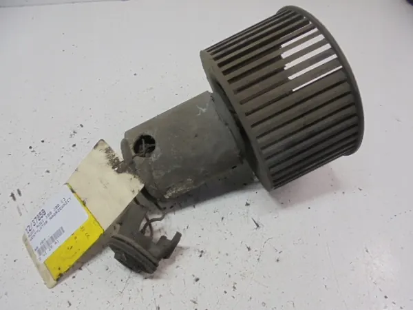 AUDI 100 C3 Souffleur de Chauffage 431959101D image 1
