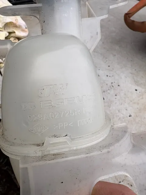 Réservoir d'équilibrage OEM 929A02725R Renault Kangoo image 3