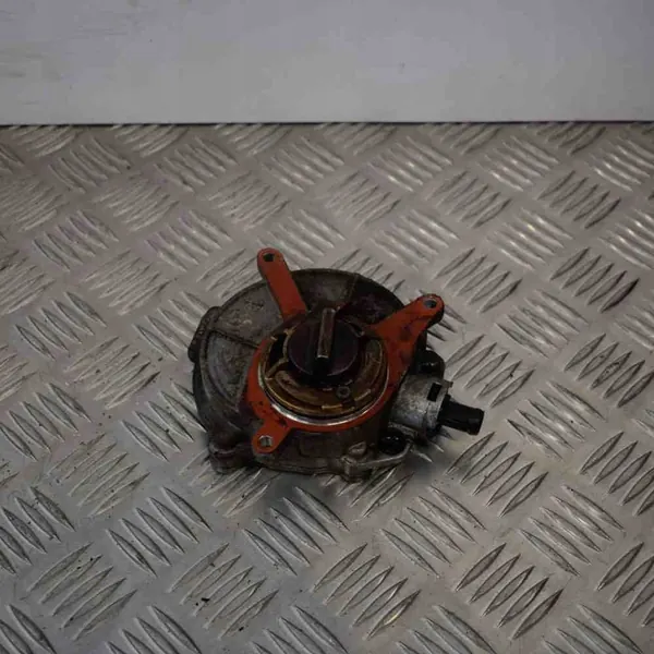 Imupumppu AUDI A6 (4F2, C6) 2.4L 2007 06E145100D image 2