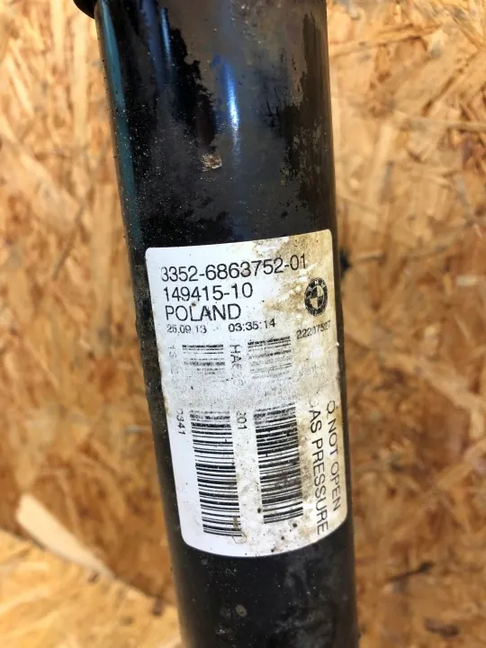 BMW OEM 6863752 Bakre Stötdämpare - Begagnad image 4