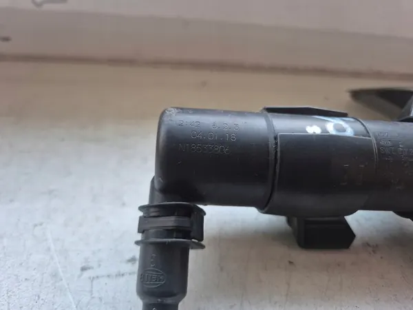 Pompe de laveur droite DAF XF 106, CF Euro 6 image 4