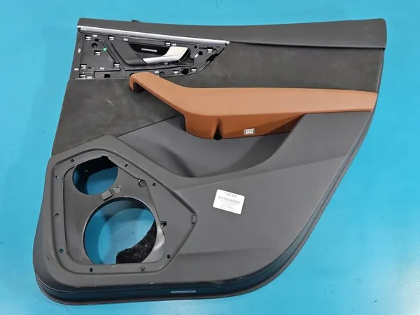 Audi Q7 II Oikea Takaoven Verhoilu OEM 4M0868068B image 2