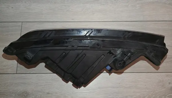 Halogén Framlykta Höger OEM L383291 Skoda Superb III image 3