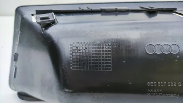 AUDI A4 B7 S LINE Marco de faro antiniebla derecho OEM image 8