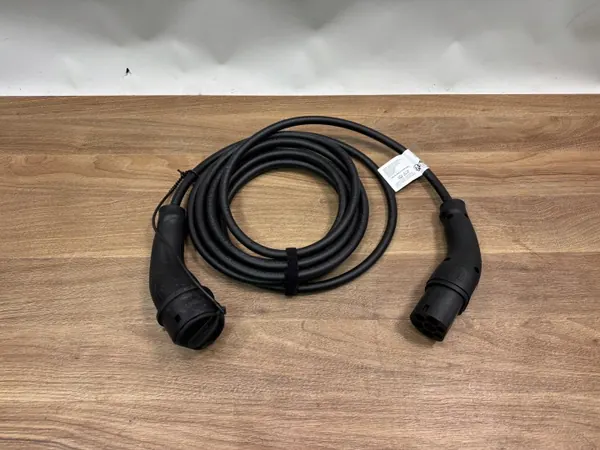 Gebrauchtes Audi OE Ladekabel OEM 4N0971675H image 2