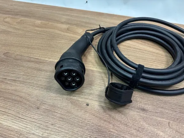Gebrauchtes Audi OE Ladekabel OEM 4N0971675H image 4