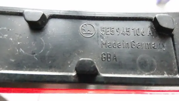 Takana Oikea Heijastin Skoda Octavia III image 5