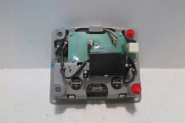 Toyota RAV4 IV Matkustamon Valo OEM LAMPKAACV - Käytetty image 3