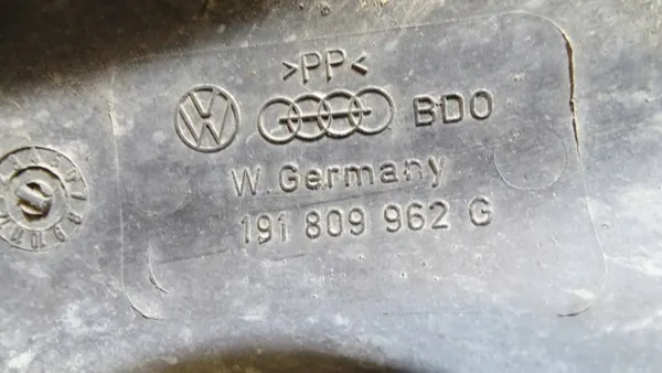 Front Right Wheel Arch Volkswagen Golf 1.3 image 4