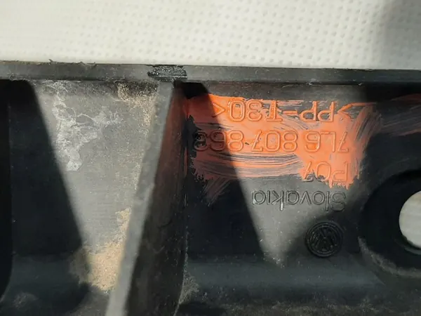 Deslizamento de montagem do para-choque traseiro VW Touareg 7L image 4