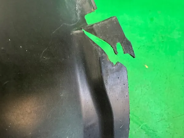 Front Left Wheel Arch 1P0809957 SEAT LEON II image 5