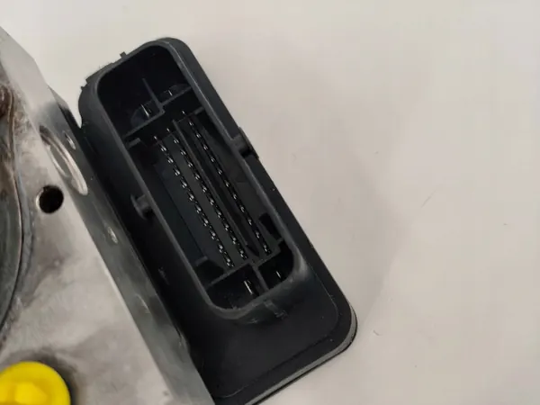 ABS-pomp OEM 5611060PA0 voor Suzuki Swift II image 3