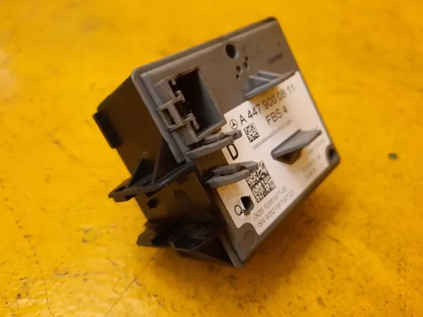 Pièce stationnaire Mercedes W447 OEM A4479000811 image 3