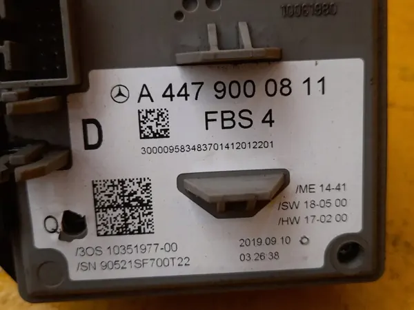 Pièce stationnaire Mercedes W447 OEM A4479000811 image 4