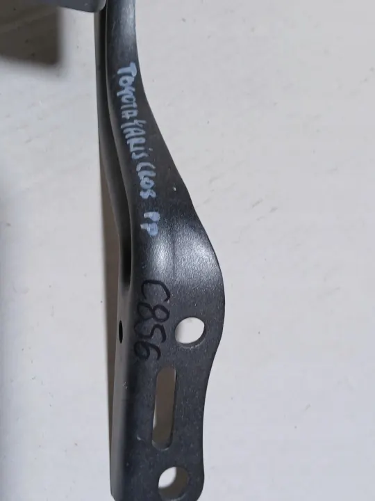 Bisagra del capó derecho OEM 53410-0D850 Toyota Yaris Cross image 3
