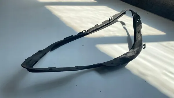 Cadre de phare droit Mercedes W203 W204 A2048261091 image 9