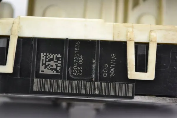 Mercedes-Benz C W204 Främre Höger Dörrlås A2047201835 image 4