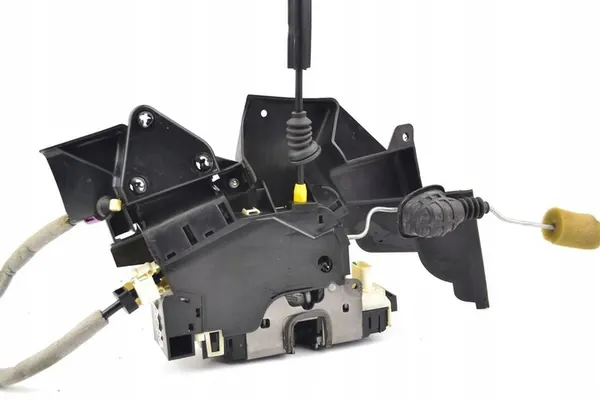 Mercedes-Benz C W204 Främre Höger Dörrlås A2047201835 image 5