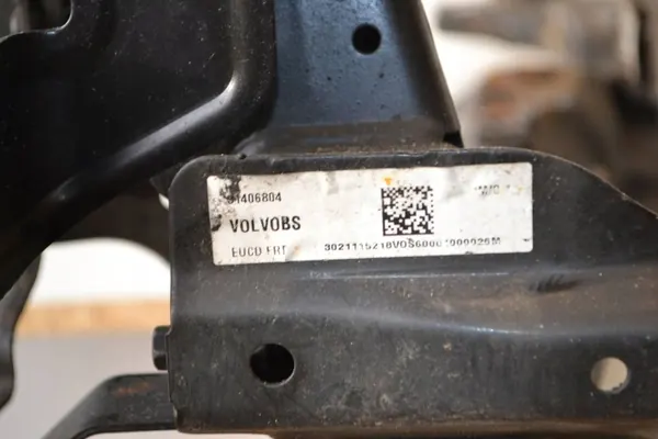 Volvo V70 voorste draagarmen OEM 31406804 image 7