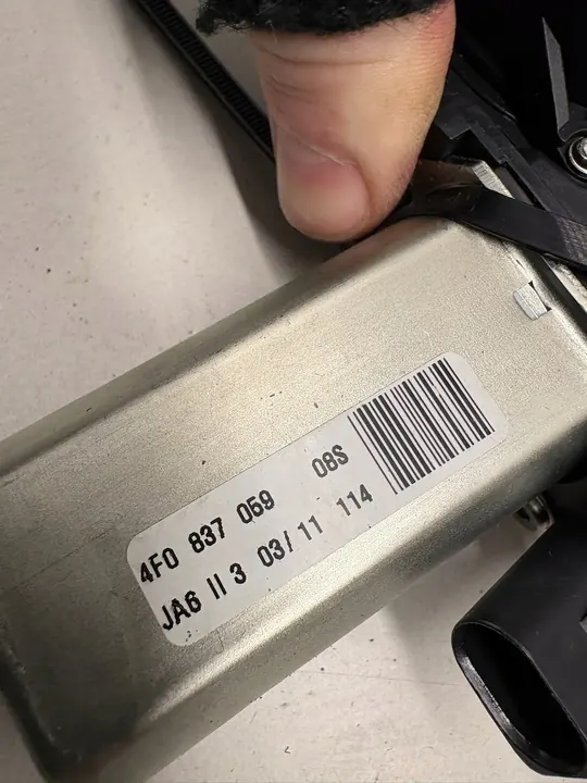 Audi Türschloss vorne links OE 4H1837015E image 3