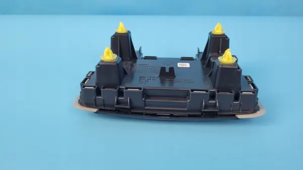 Toyota OE 1D111-351G Luz de techo usada image 8